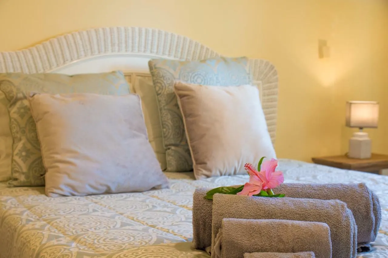 Villa Yvonne,Private Pool,Private Parking 1,7 Km From The Beatch Albufeira